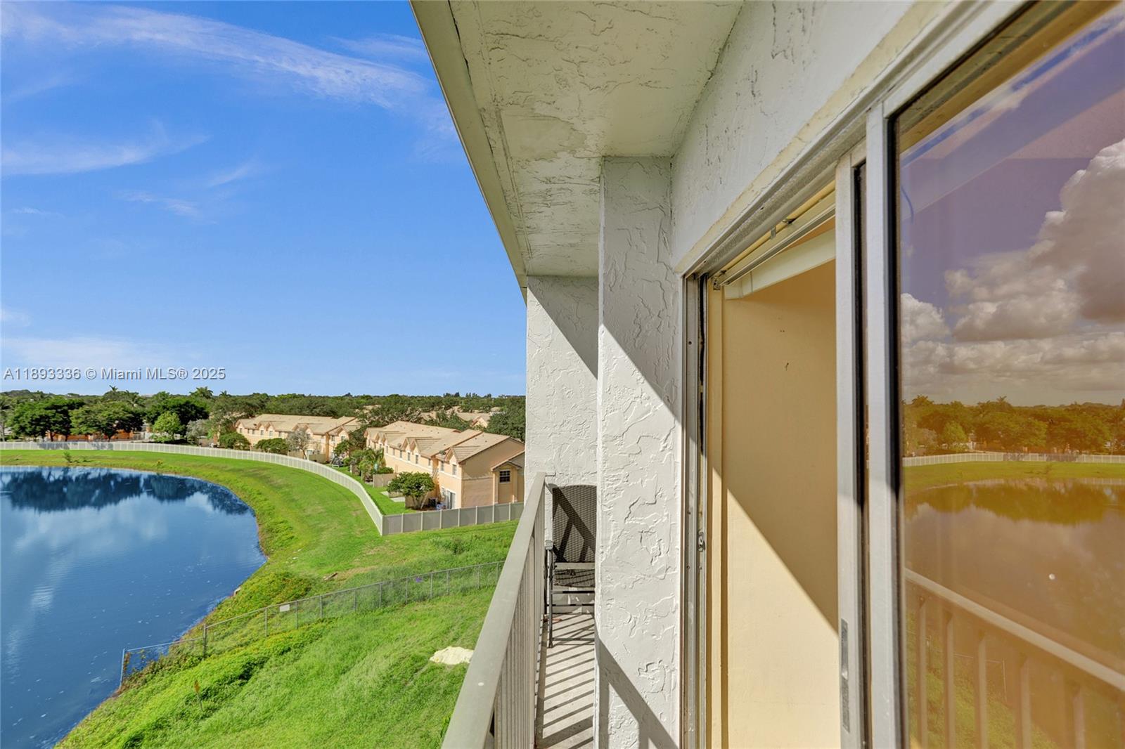 LAKESHORE AT UNIVERSITY P - Residential Lease