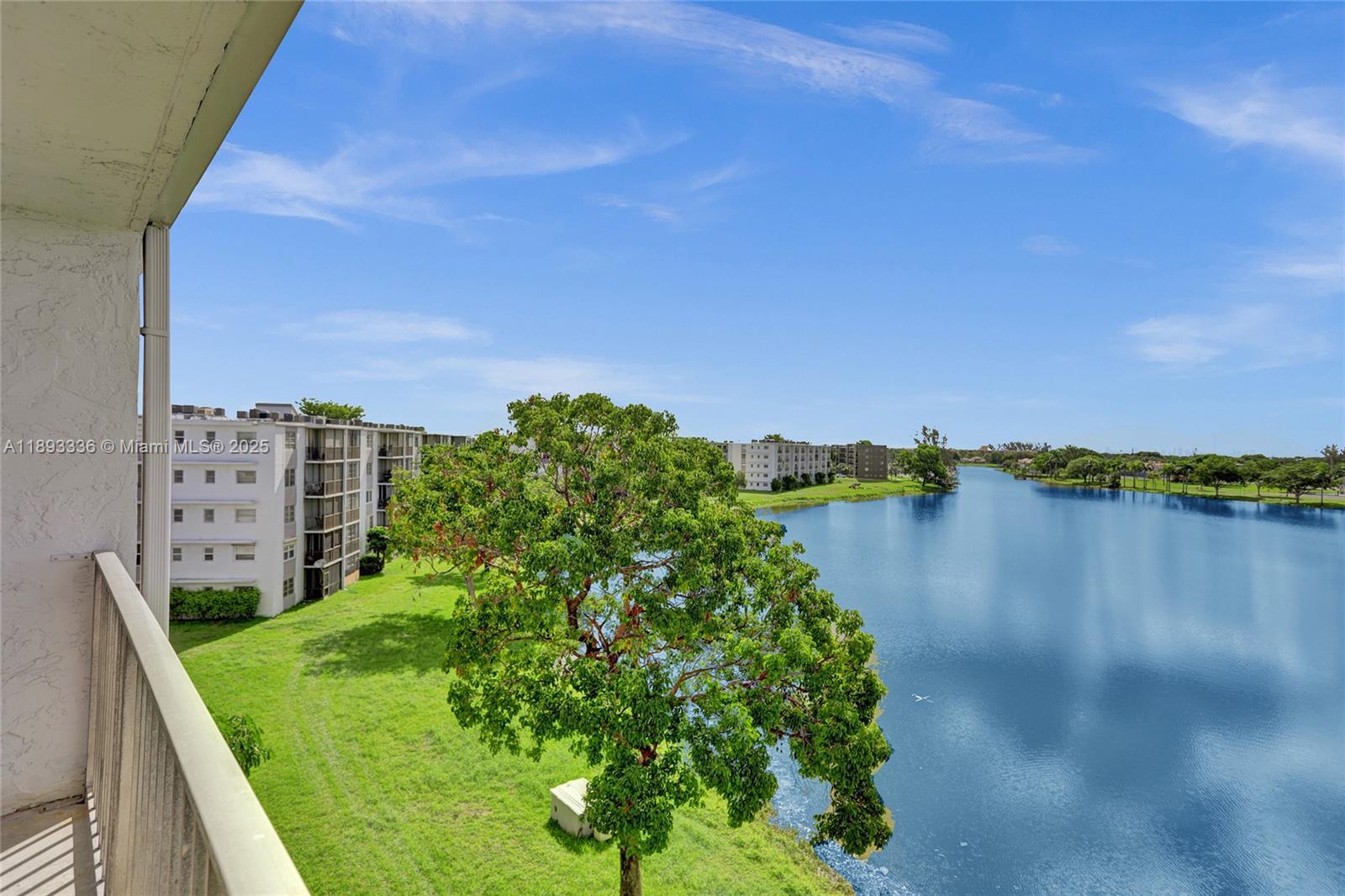 LAKESHORE AT UNIVERSITY P - Residential Lease