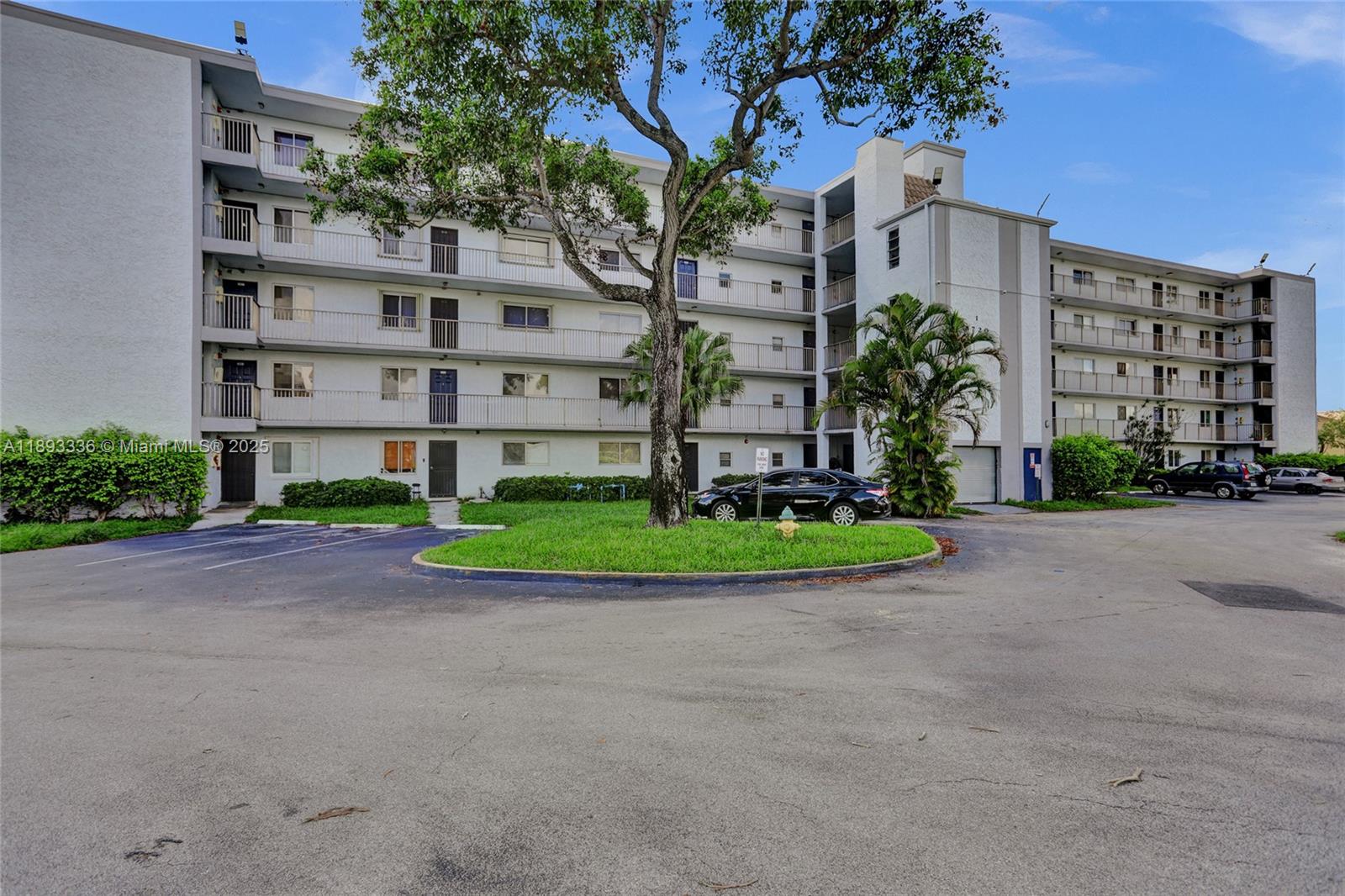 LAKESHORE AT UNIVERSITY P - Residential Lease