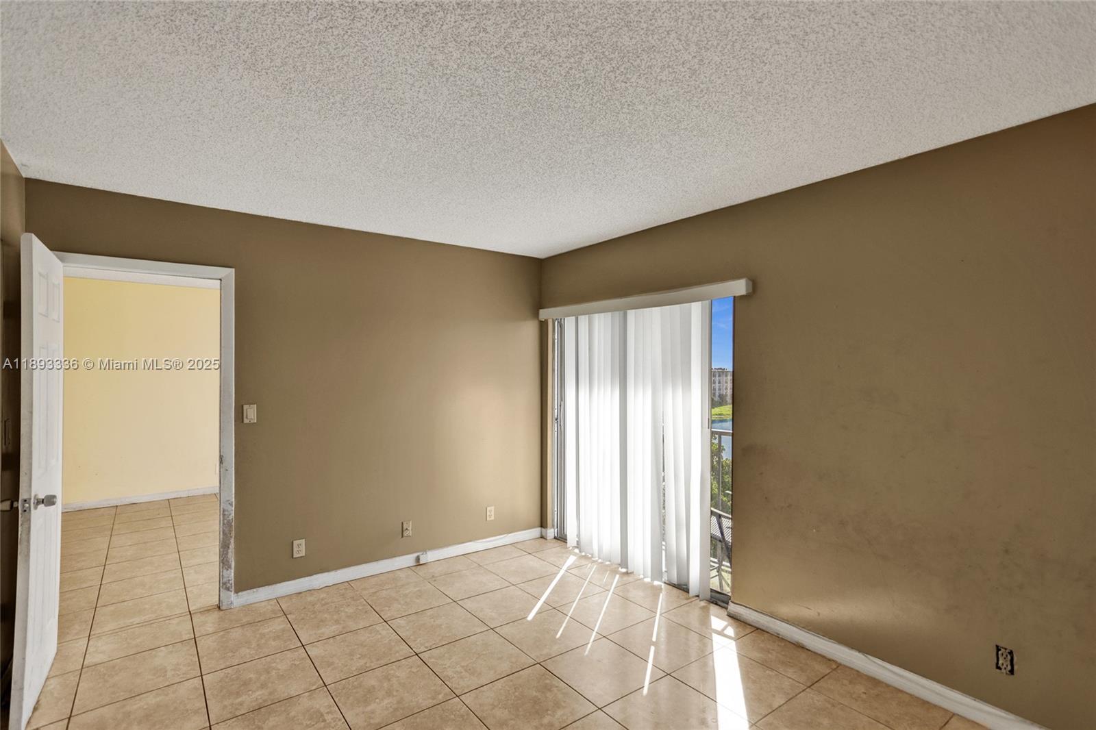 LAKESHORE AT UNIVERSITY P - Residential Lease
