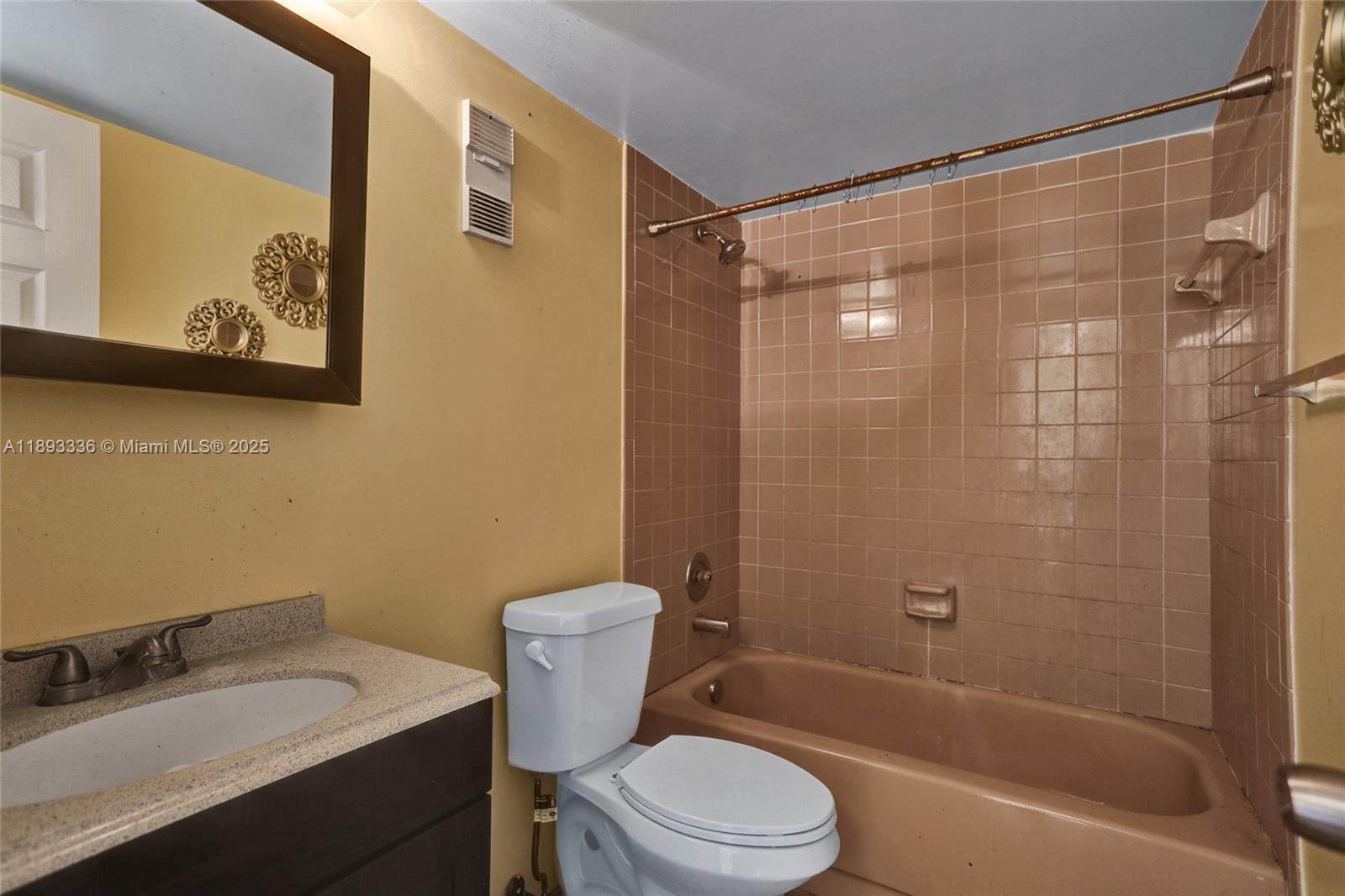 LAKESHORE AT UNIVERSITY P - Residential Lease