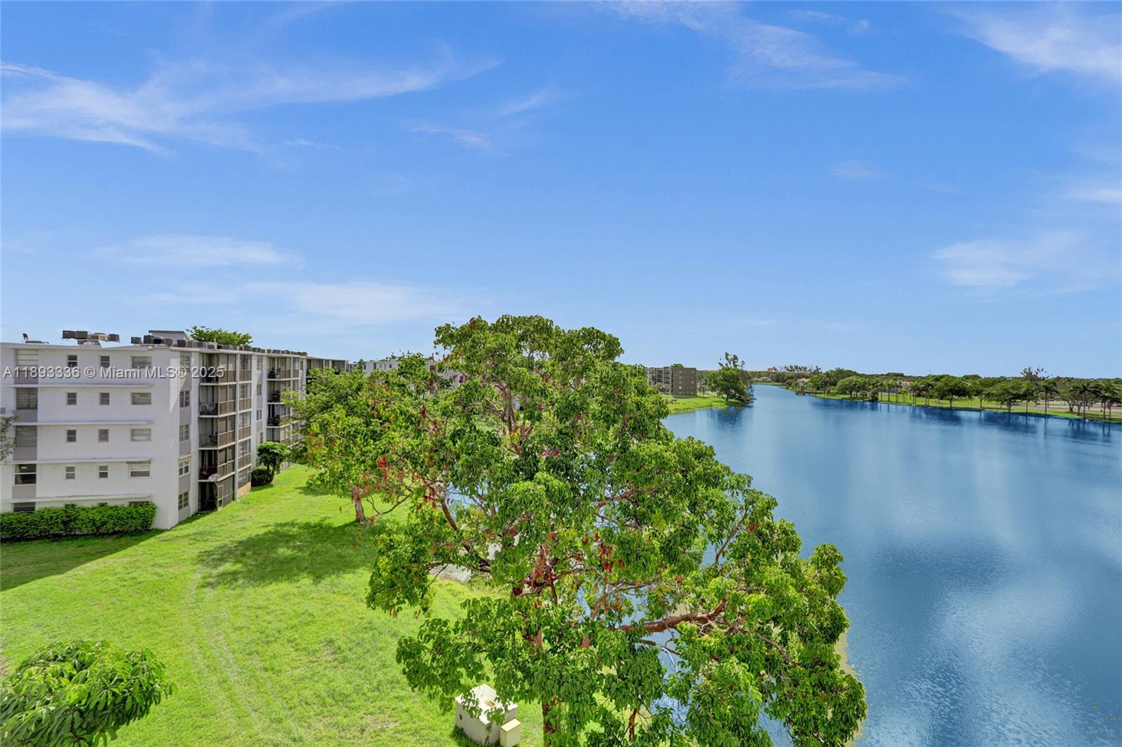 LAKESHORE AT UNIVERSITY P - Residential Lease