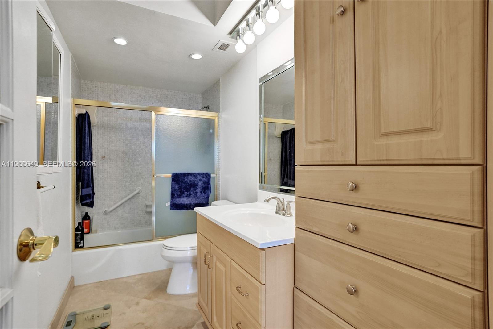 ARLEN HOUSE WEST CONDO - Residential