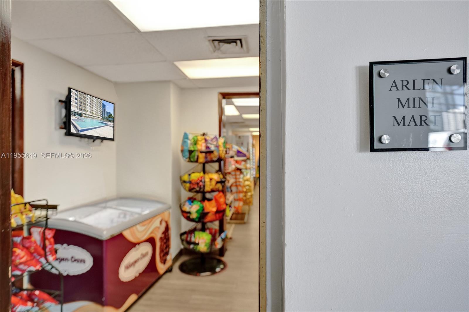 ARLEN HOUSE WEST CONDO - Residential