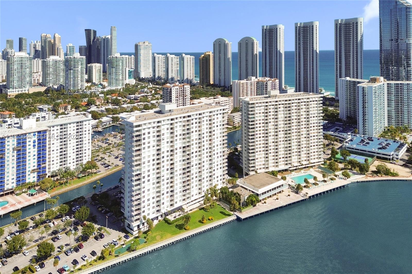 ARLEN HOUSE WEST CONDO - Residential