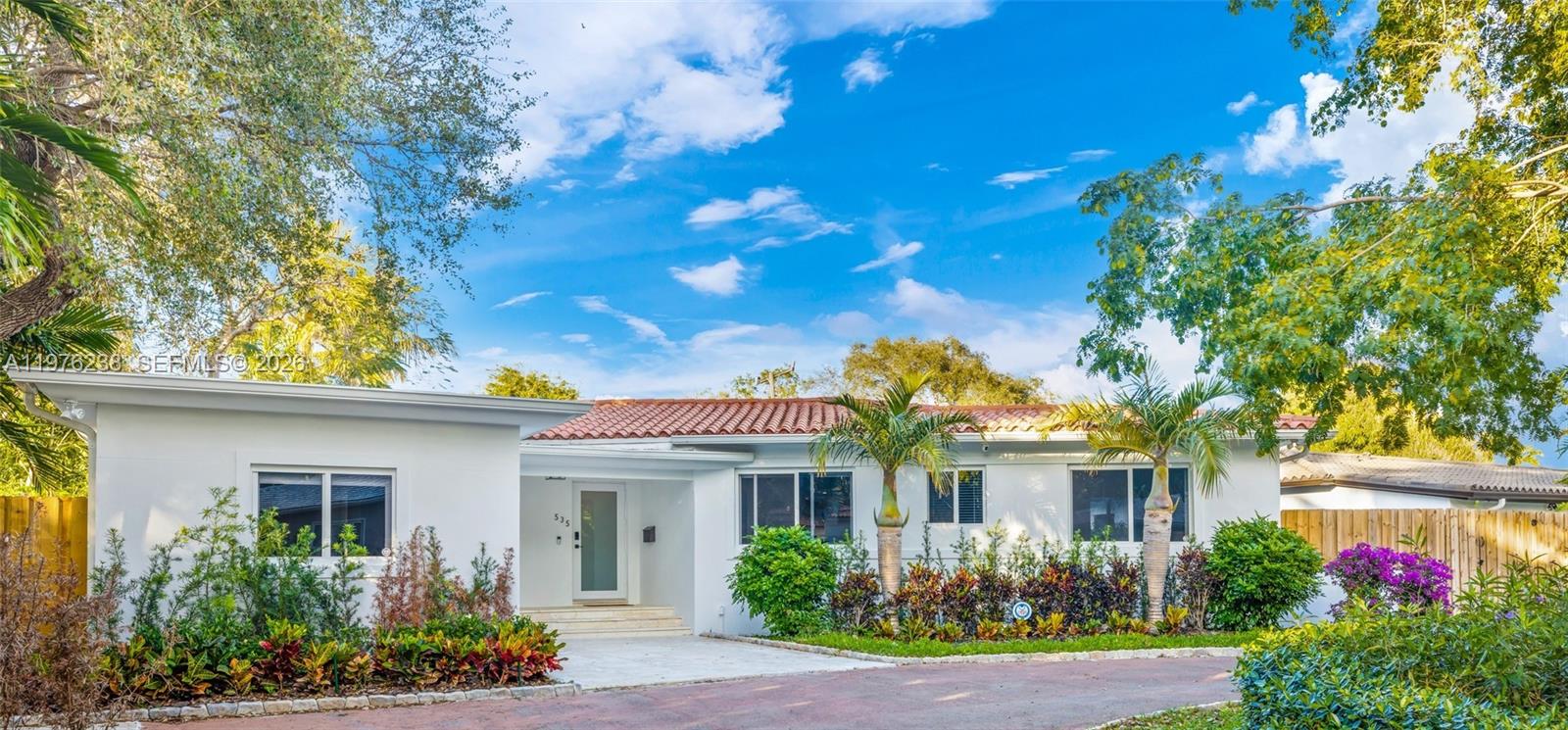 PARK PLAZA - Residential Lease