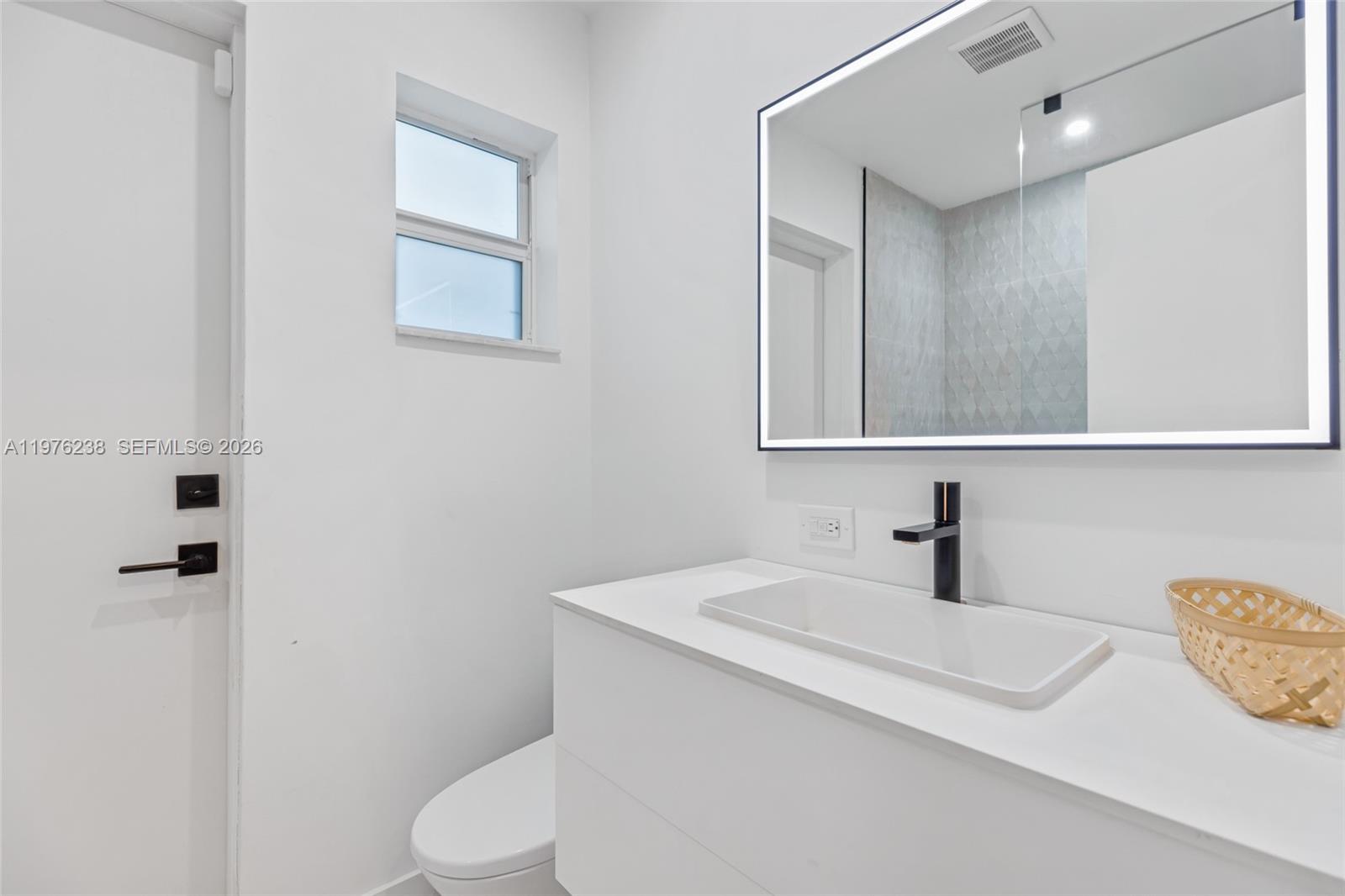 PARK PLAZA - Residential Lease