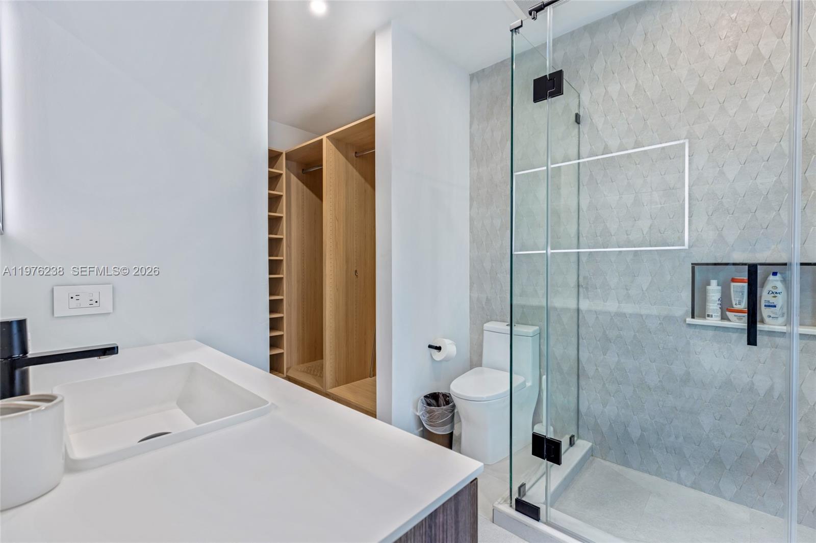 PARK PLAZA - Residential Lease