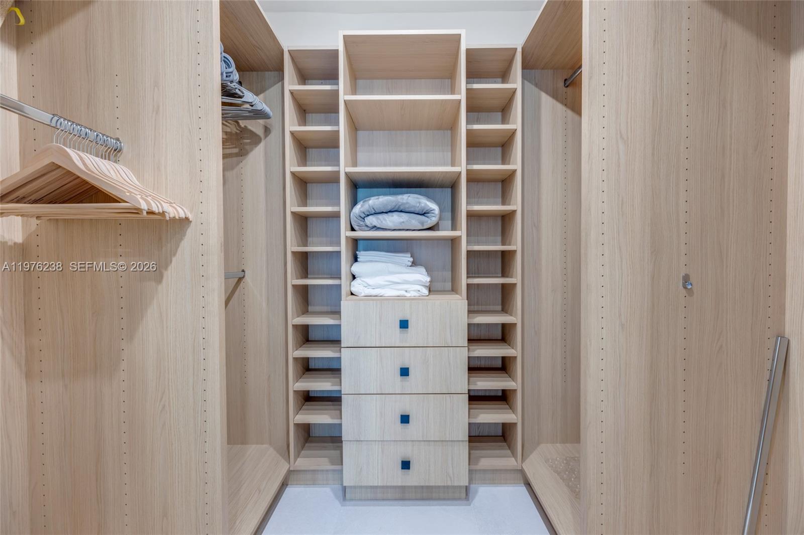 PARK PLAZA - Residential Lease