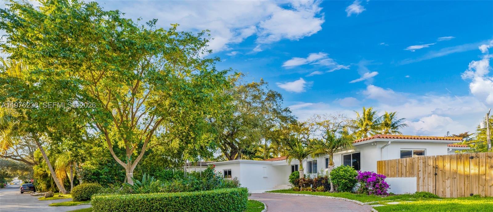 PARK PLAZA - Residential Lease