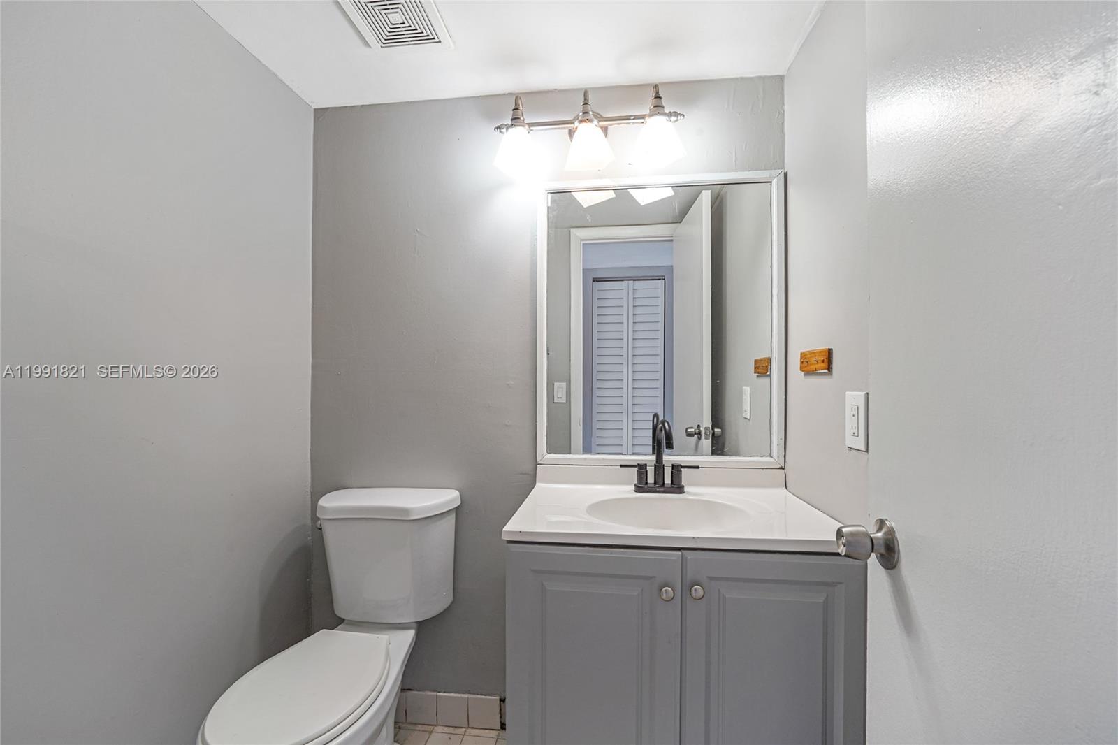 BRENTWOOD WEST TOWNHOUSES - Residential