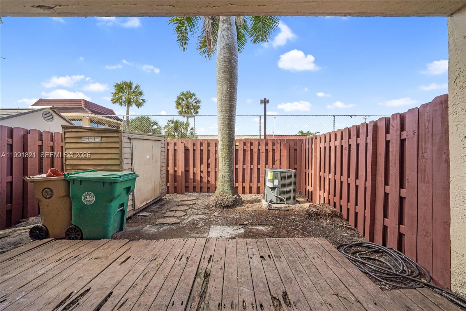 BRENTWOOD WEST TOWNHOUSES - Residential