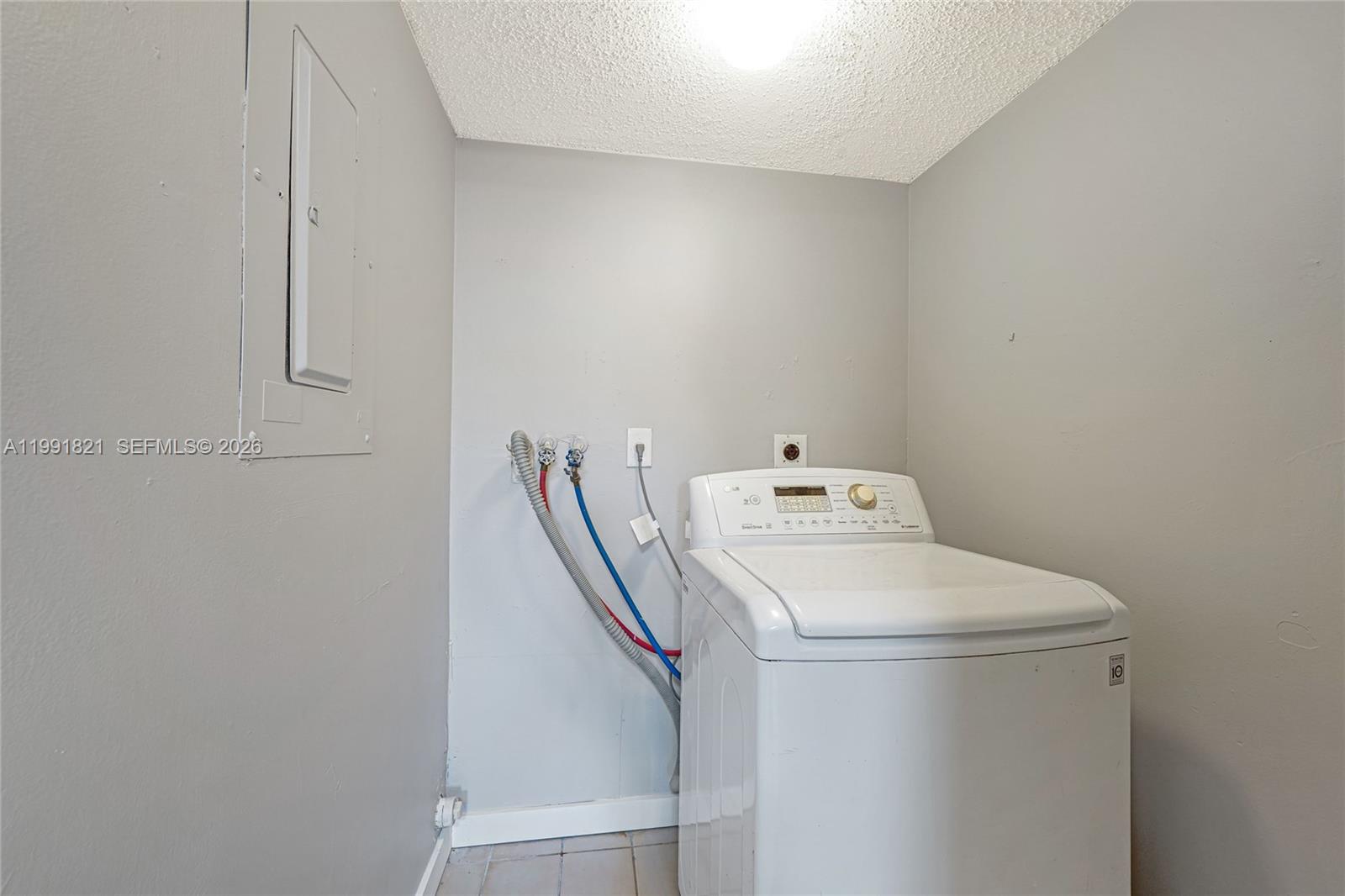 BRENTWOOD WEST TOWNHOUSES - Residential