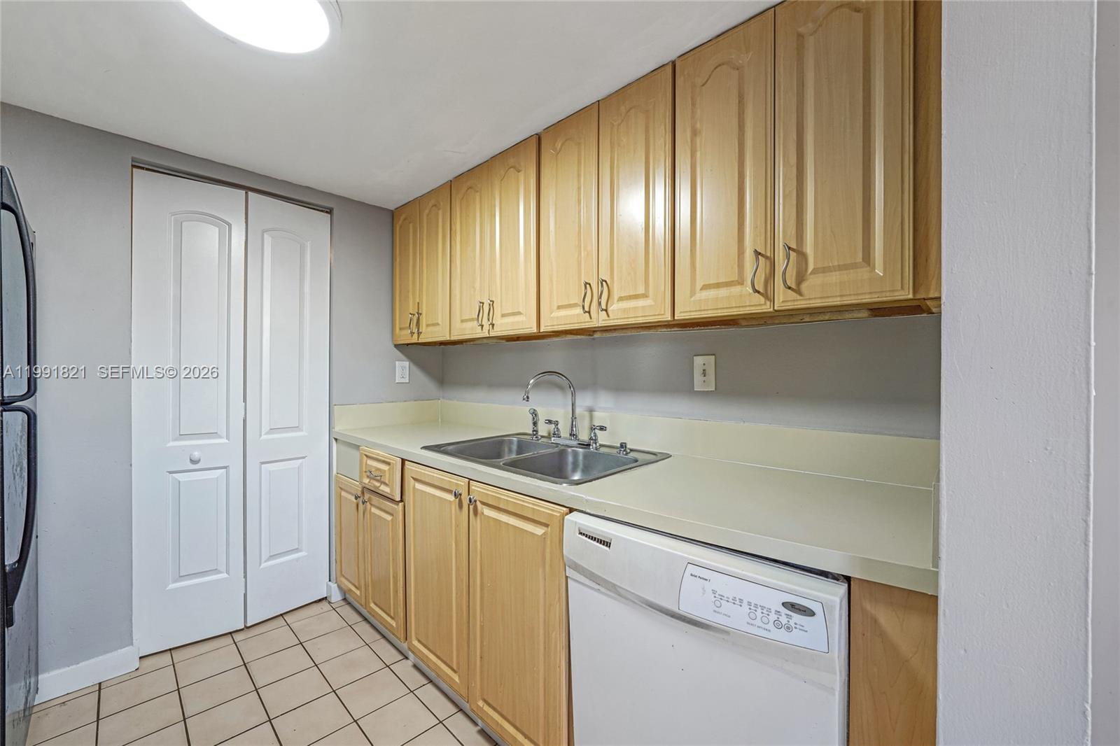 BRENTWOOD WEST TOWNHOUSES - Residential