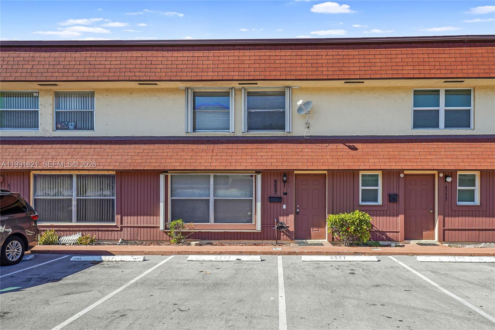 View photos, virtual tours, details... 6557 SW 41st Ct 177