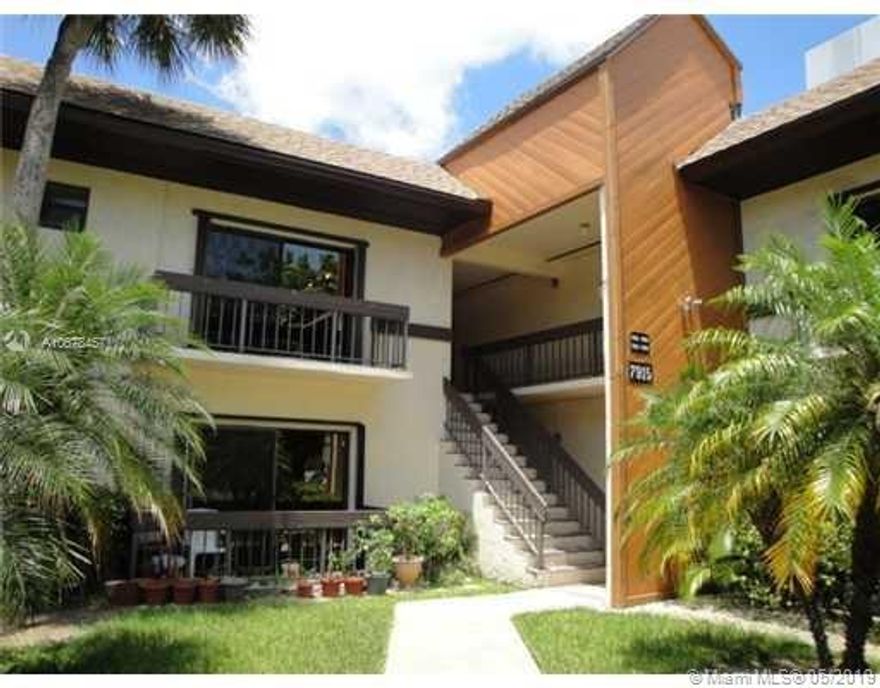 Highly sought after 1/1 in desirable Kings Creek West.  Newly painted, new ceramic tiles, remodeled bathroom w Spaceous floor plan w balcony/shutters.  Condo has tennis courts, pool, and Clubhouse. Near Dadeland Mall, Baptist hospital, Restaurants and night life...Great Community atmosphere as
there's walking/jogging trails as well as close proximity to Palmetto X-way, US 1 and 874.  1 Block from Kings Creek Plaza..Maintenance incl Cable/Internet...Association has over $500,000 in reserves.