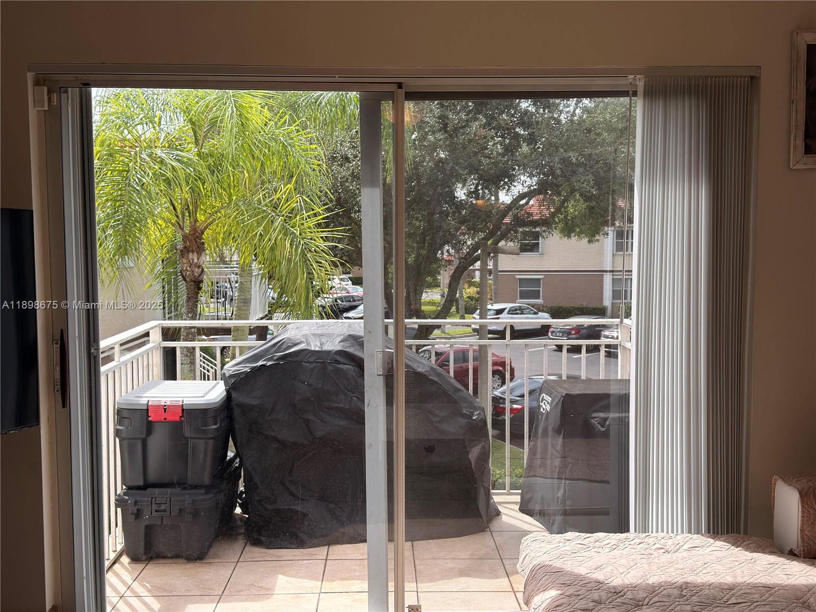 CLUB QUARTERS AT RAINTREE - Residential Lease