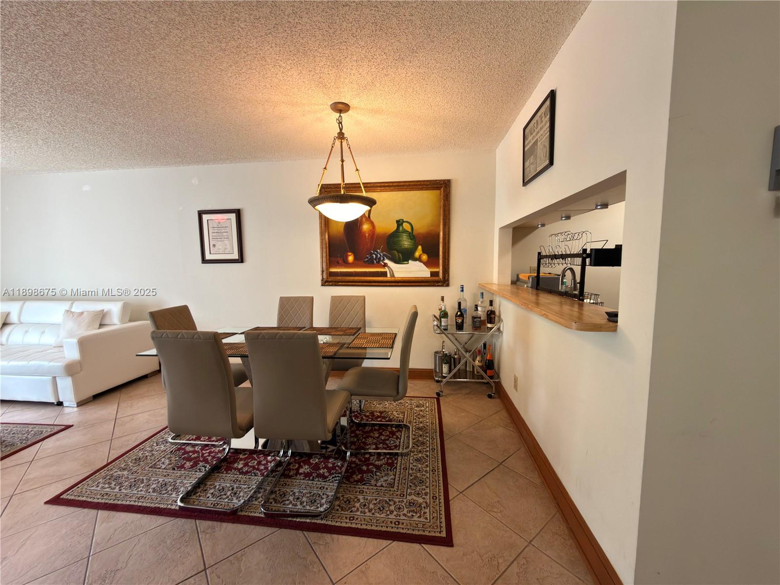 CLUB QUARTERS AT RAINTREE - Residential Lease