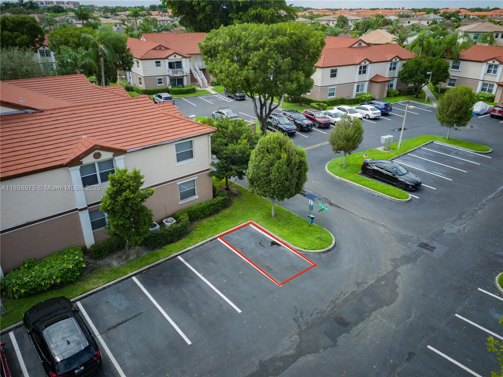 CLUB QUARTERS AT RAINTREE - Residential Lease