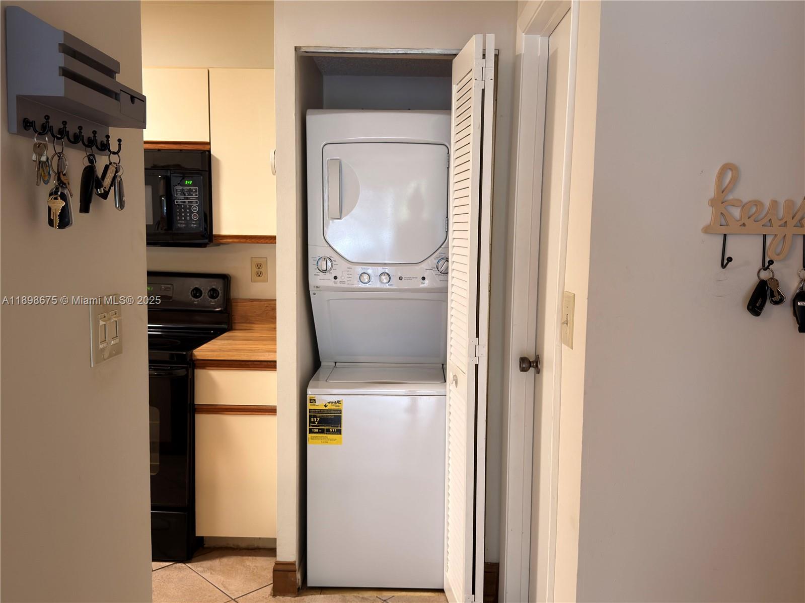 CLUB QUARTERS AT RAINTREE - Residential Lease