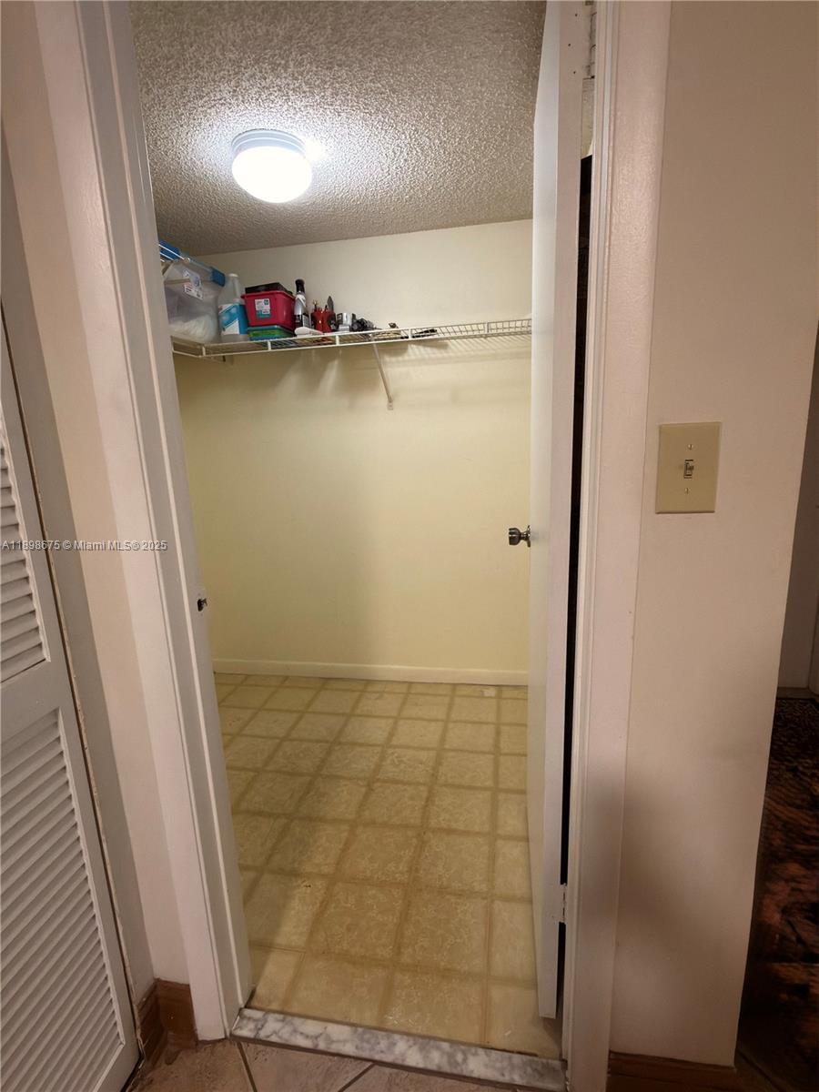 CLUB QUARTERS AT RAINTREE - Residential Lease