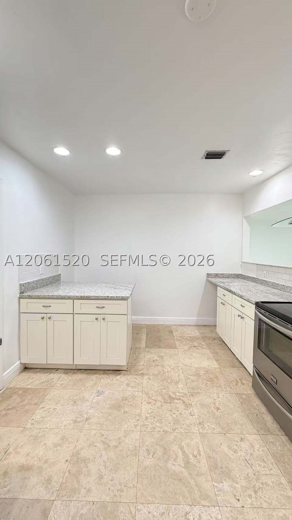 637 SW 1st St n/a
