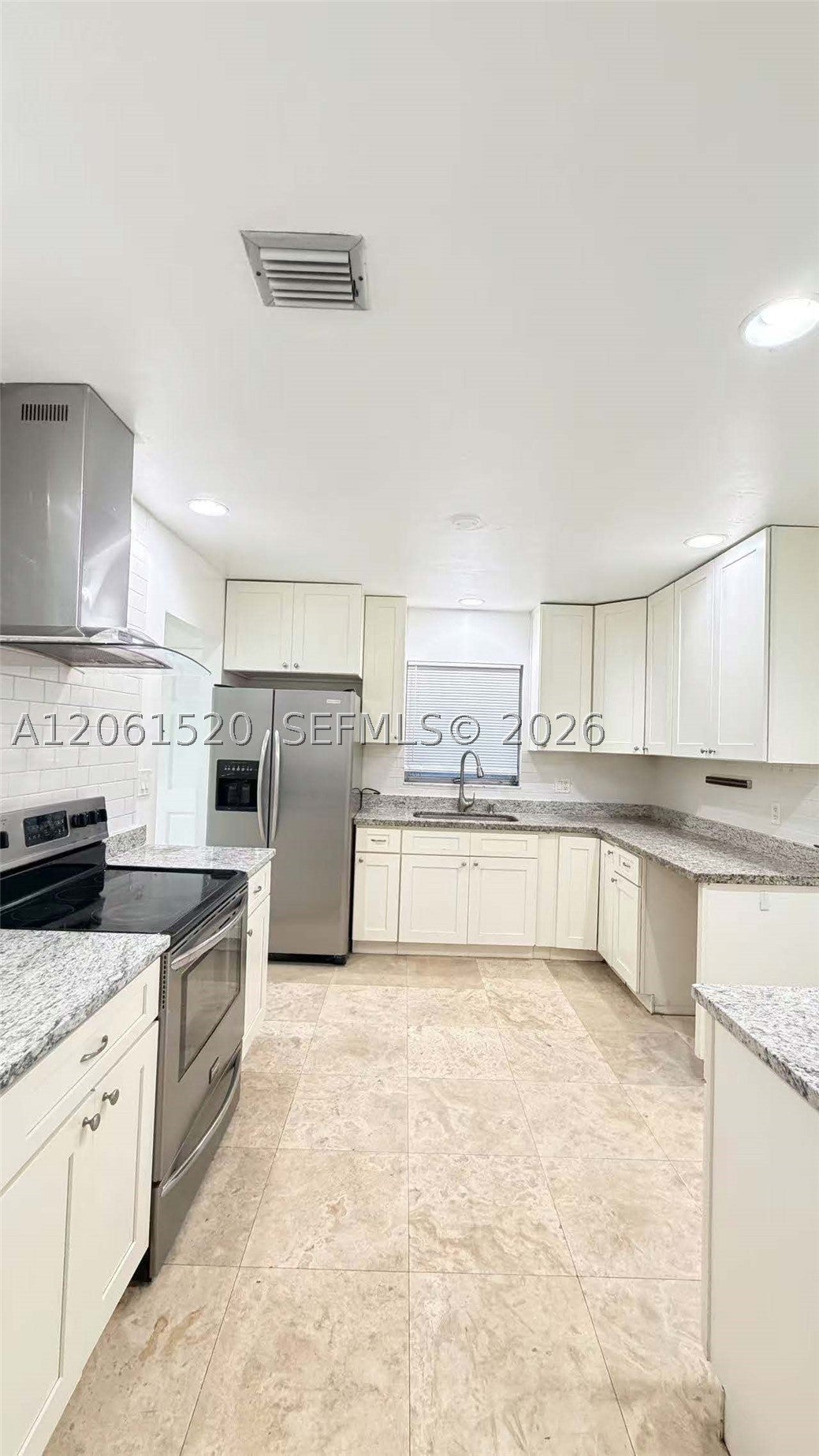 637 SW 1st St n/a