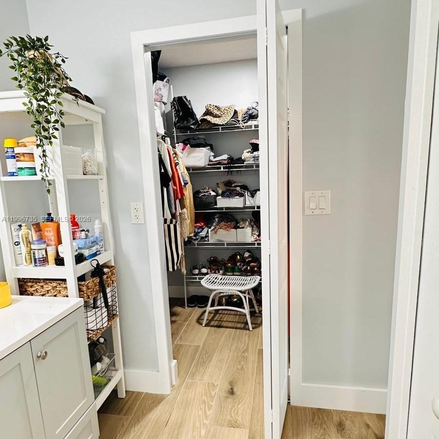 RACQUET CLUB APARTMENTS A - Residential