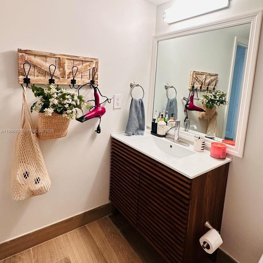 RACQUET CLUB APARTMENTS A - Residential