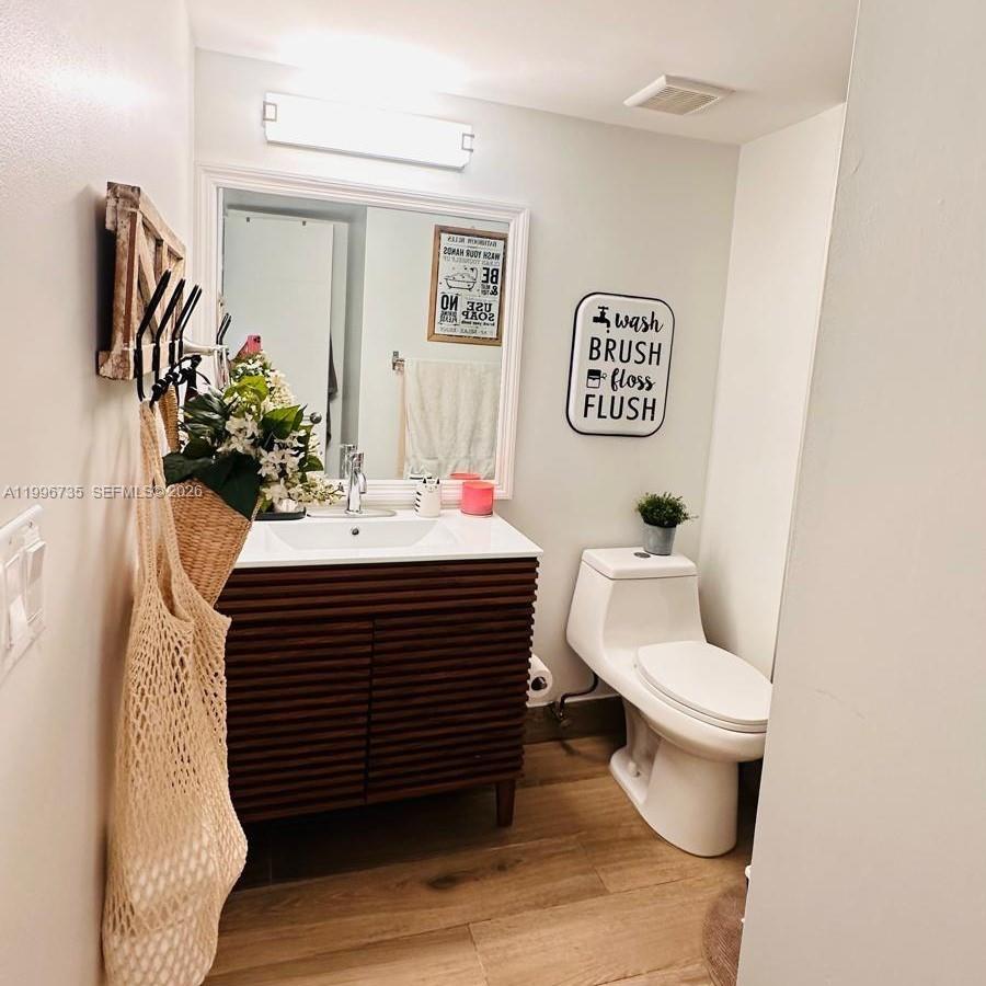 RACQUET CLUB APARTMENTS A - Residential