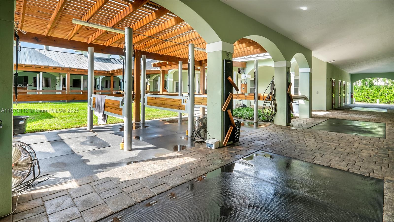 GRAND PRIX FARMS - Residential