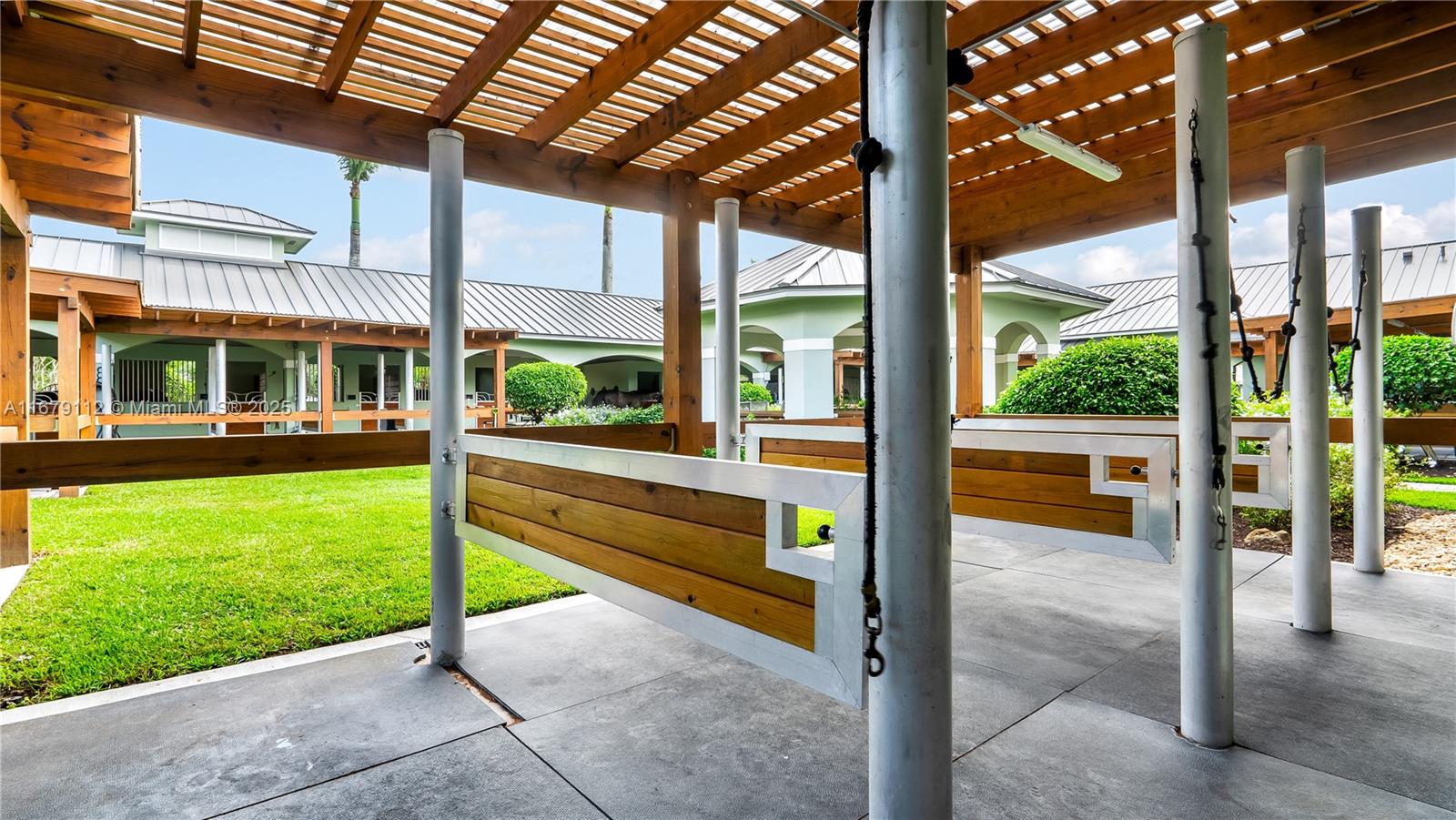 GRAND PRIX FARMS - Residential