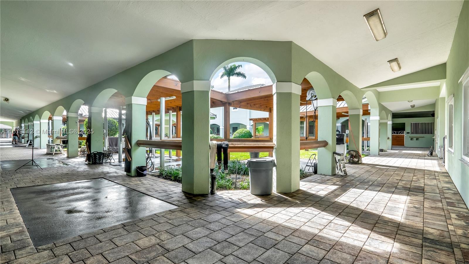 GRAND PRIX FARMS - Residential