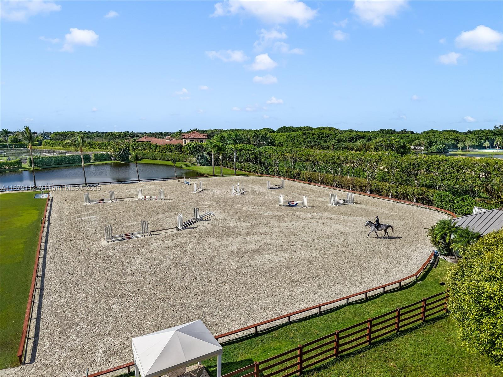 GRAND PRIX FARMS - Residential