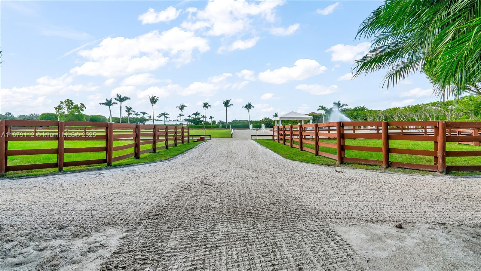 GRAND PRIX FARMS - Residential