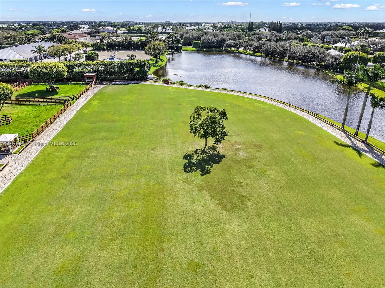 GRAND PRIX FARMS - Residential