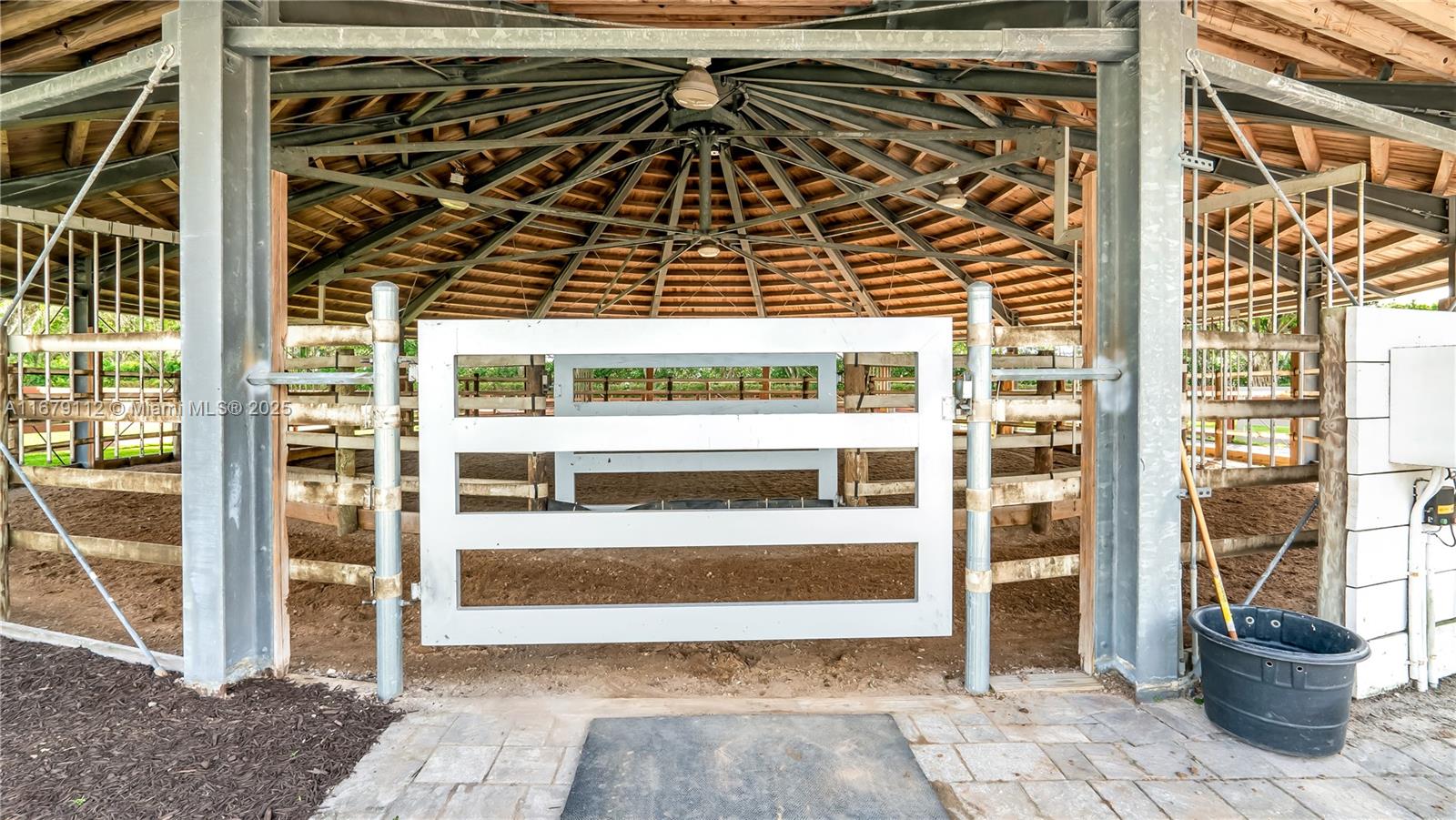 GRAND PRIX FARMS - Residential