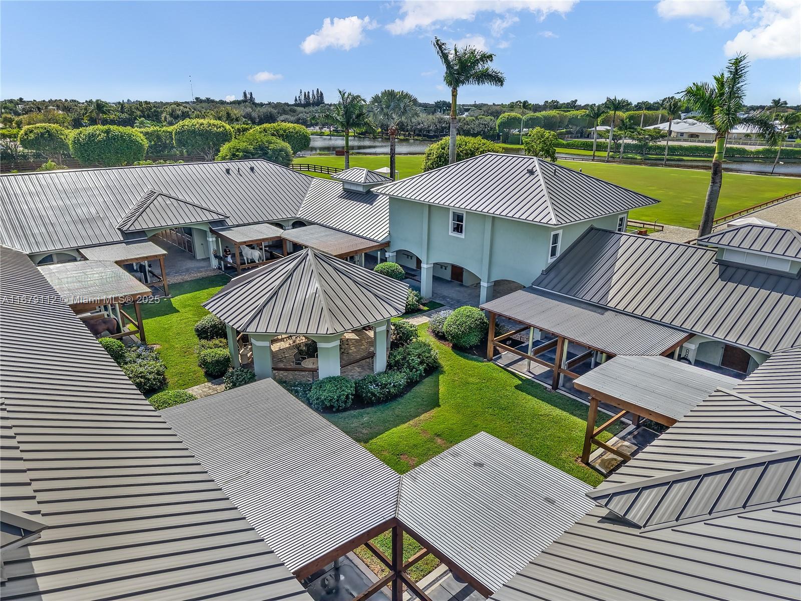 GRAND PRIX FARMS - Residential