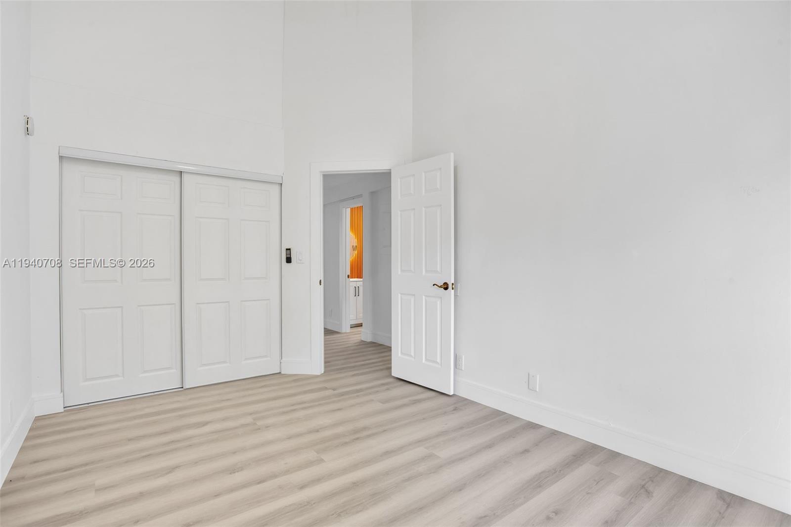 ORCHARD LAKE TOWN HOUSES - Residential