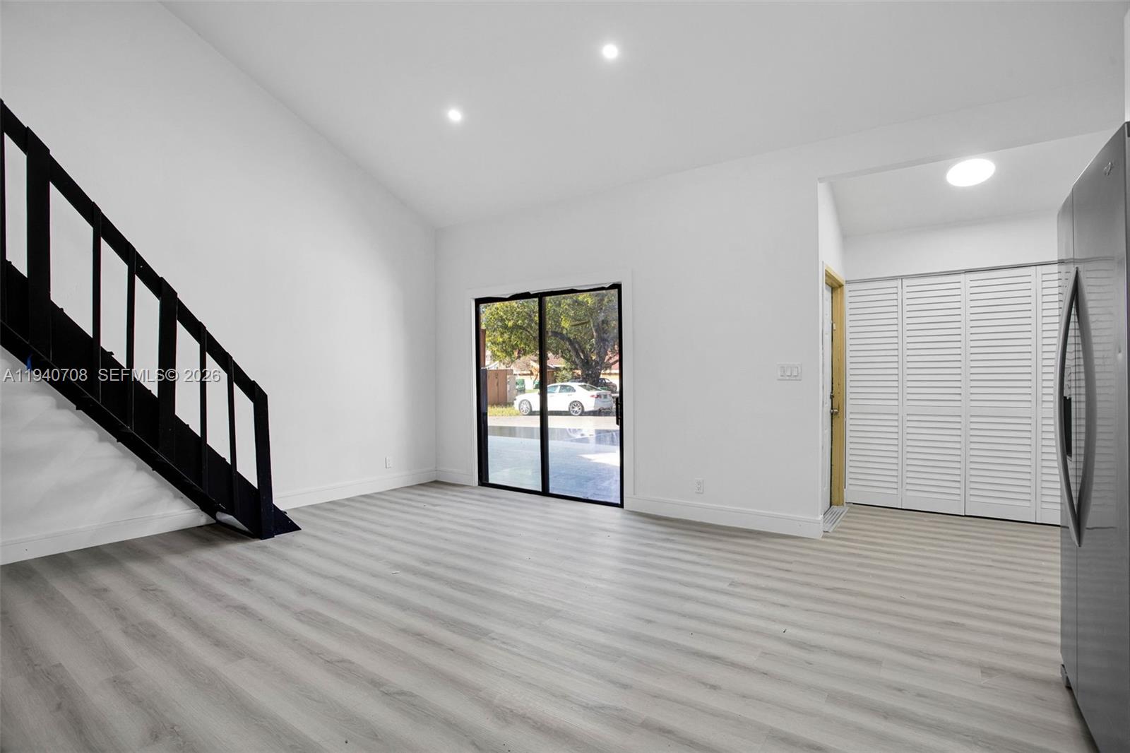 ORCHARD LAKE TOWN HOUSES - Residential