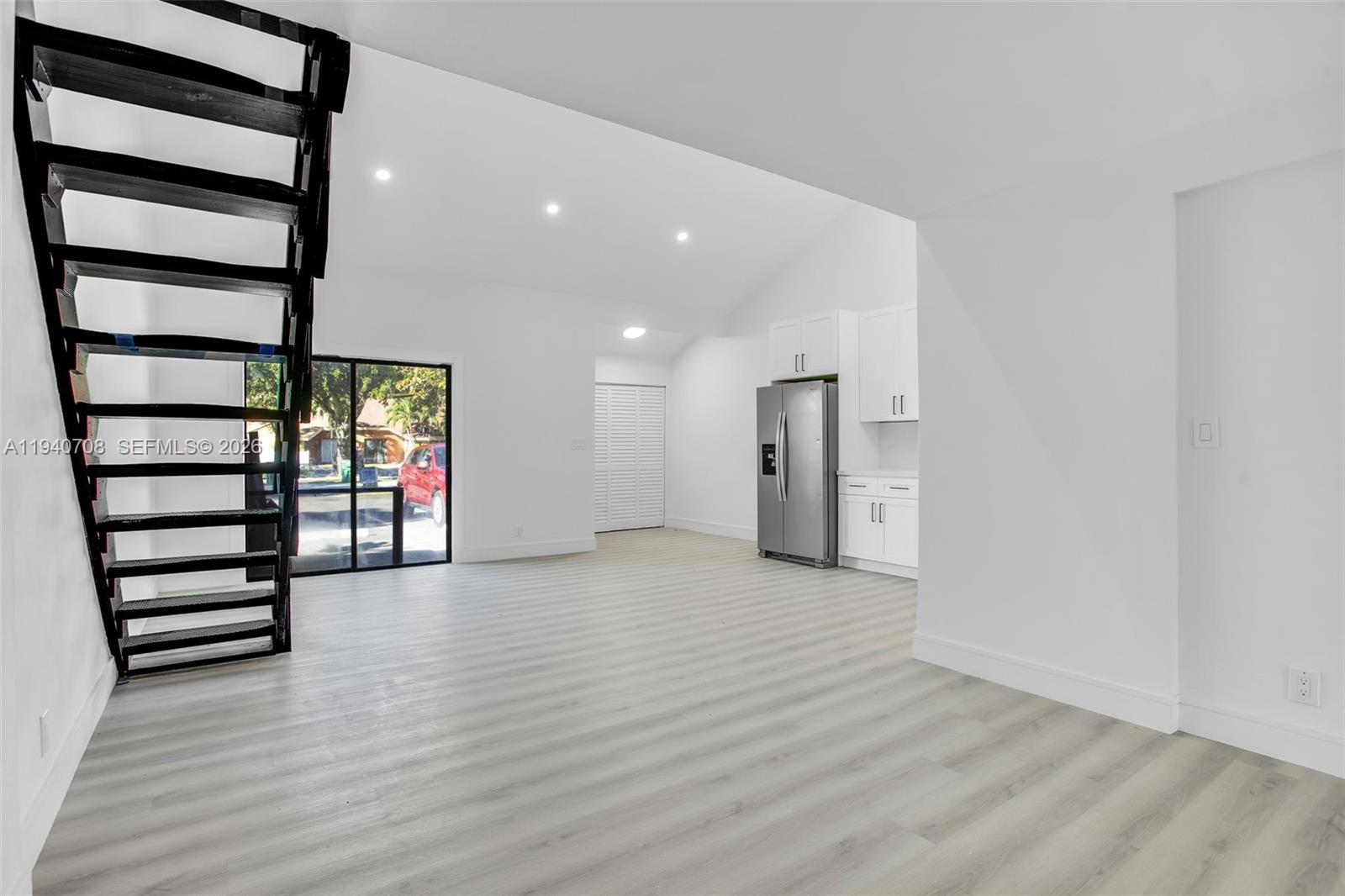 ORCHARD LAKE TOWN HOUSES - Residential