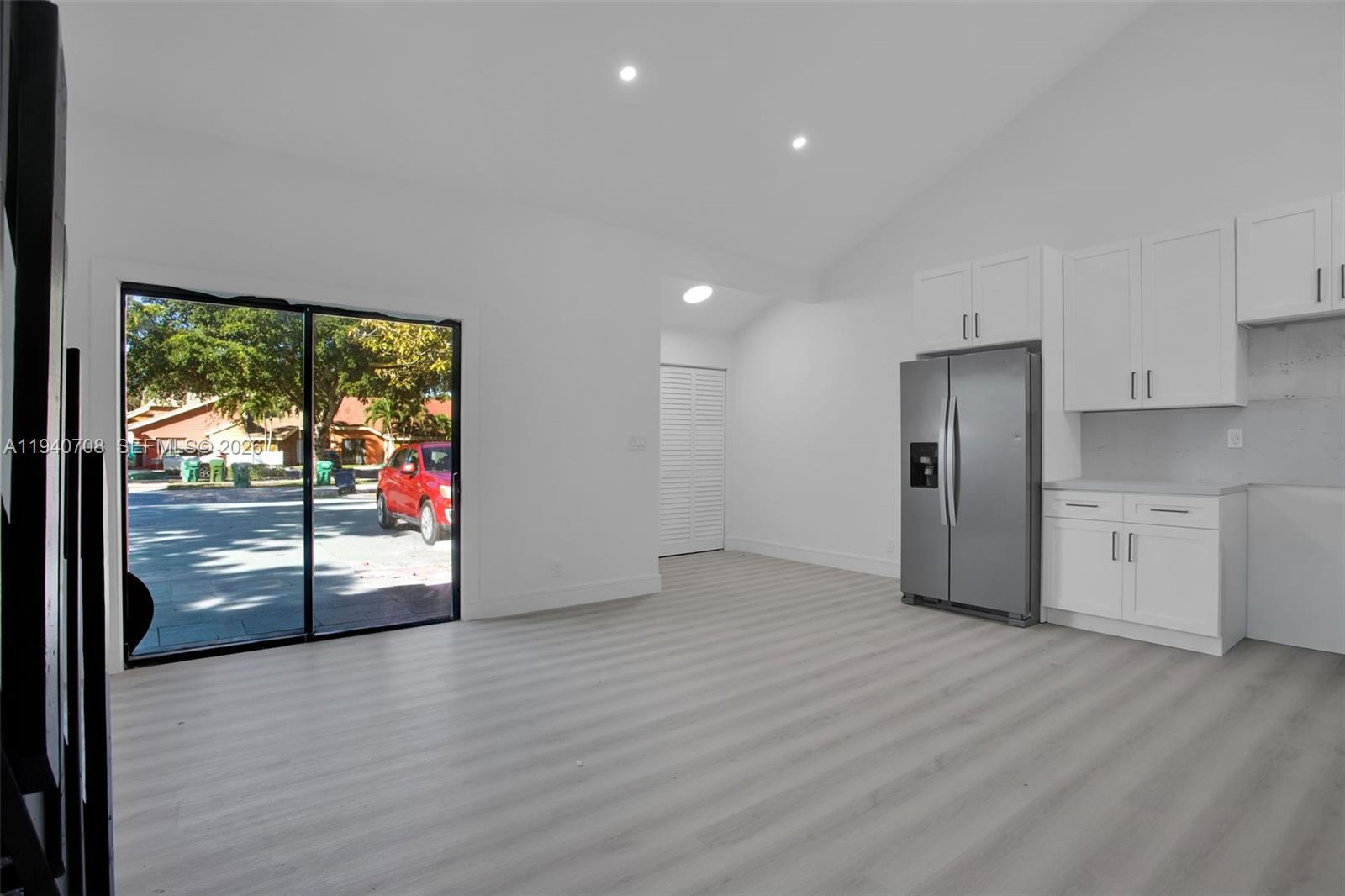 ORCHARD LAKE TOWN HOUSES - Residential