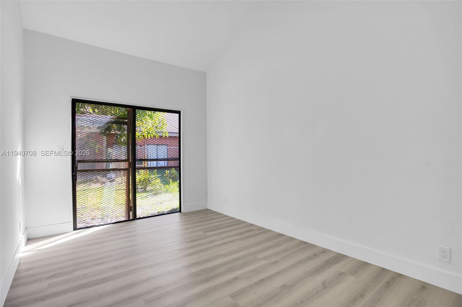 ORCHARD LAKE TOWN HOUSES - Residential