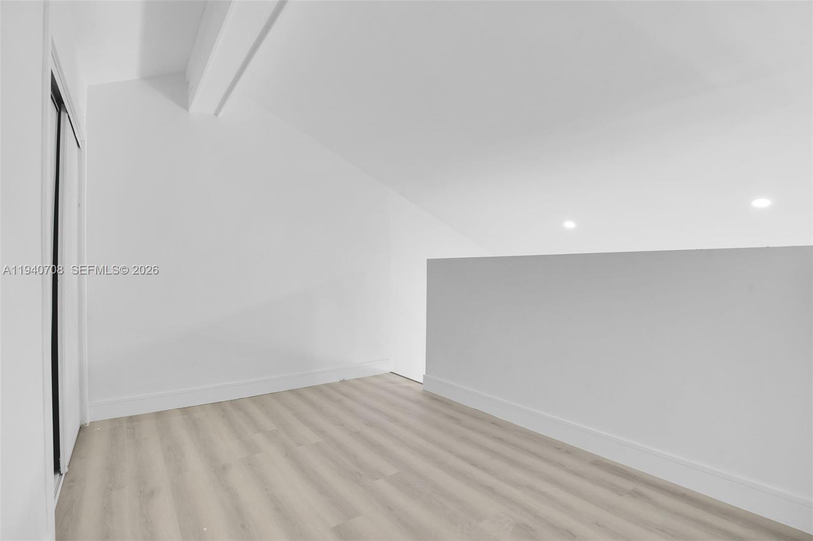 ORCHARD LAKE TOWN HOUSES - Residential