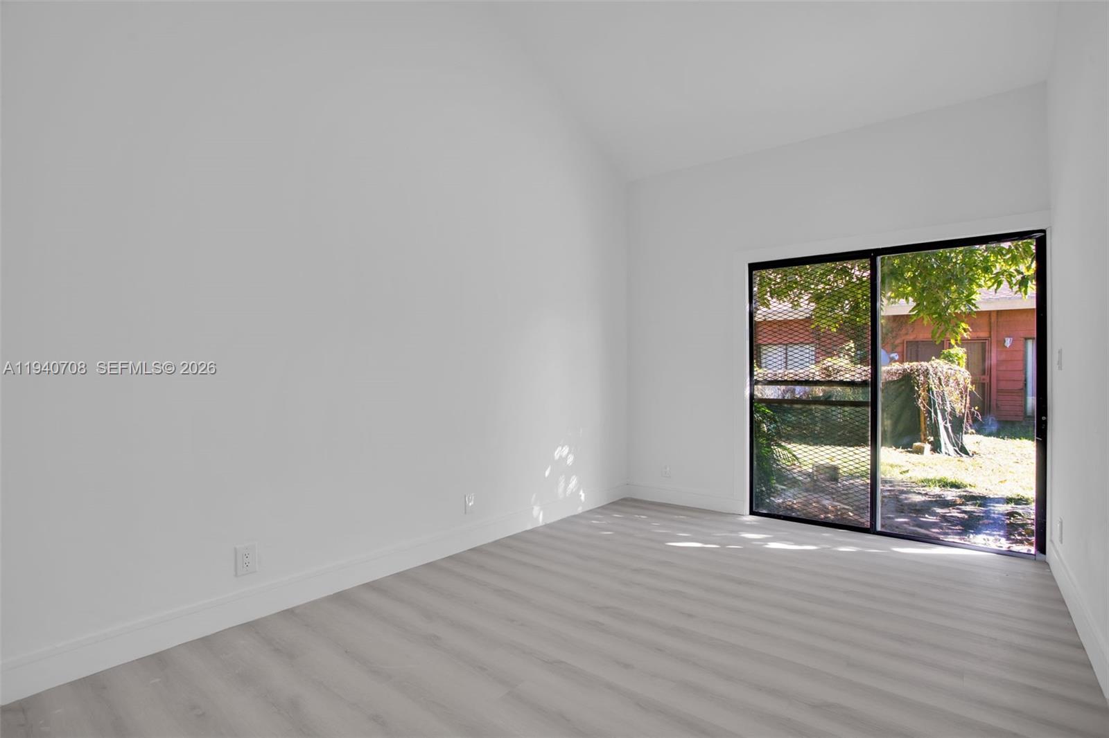 ORCHARD LAKE TOWN HOUSES - Residential