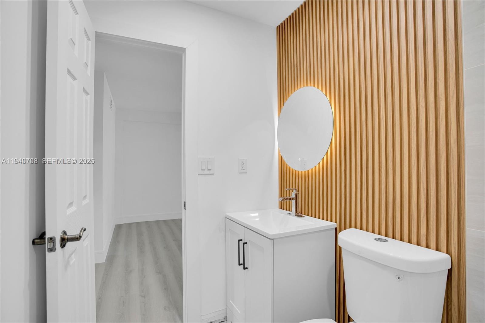 ORCHARD LAKE TOWN HOUSES - Residential