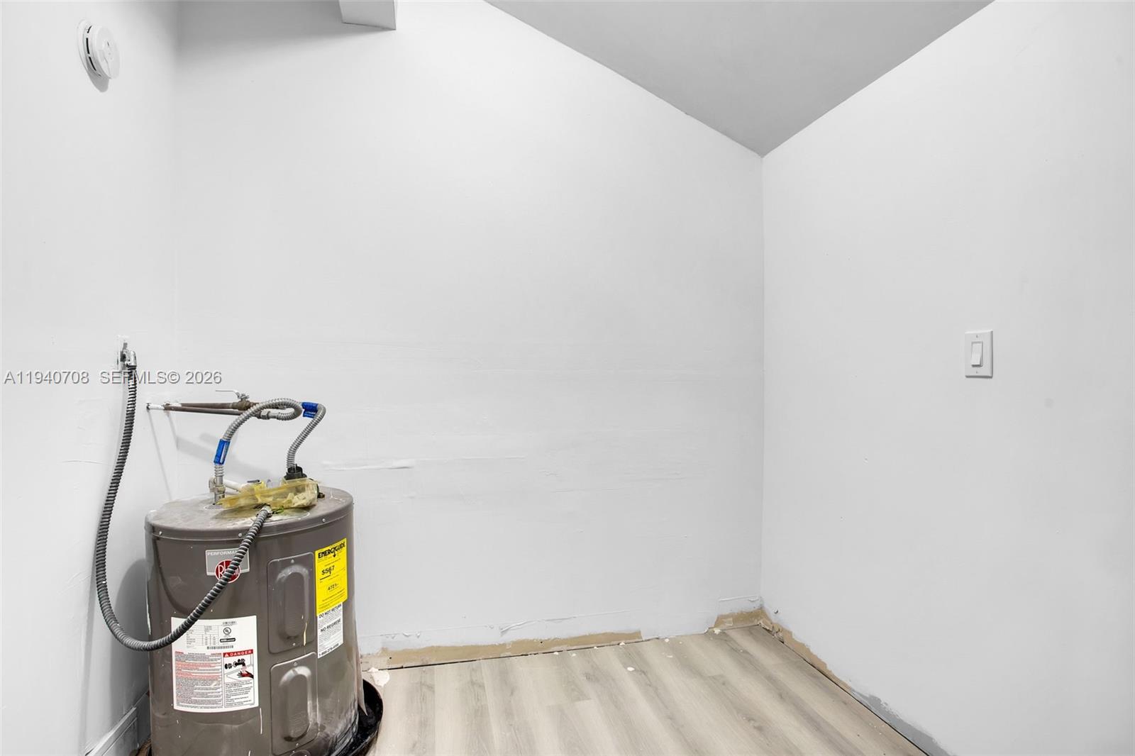 ORCHARD LAKE TOWN HOUSES - Residential