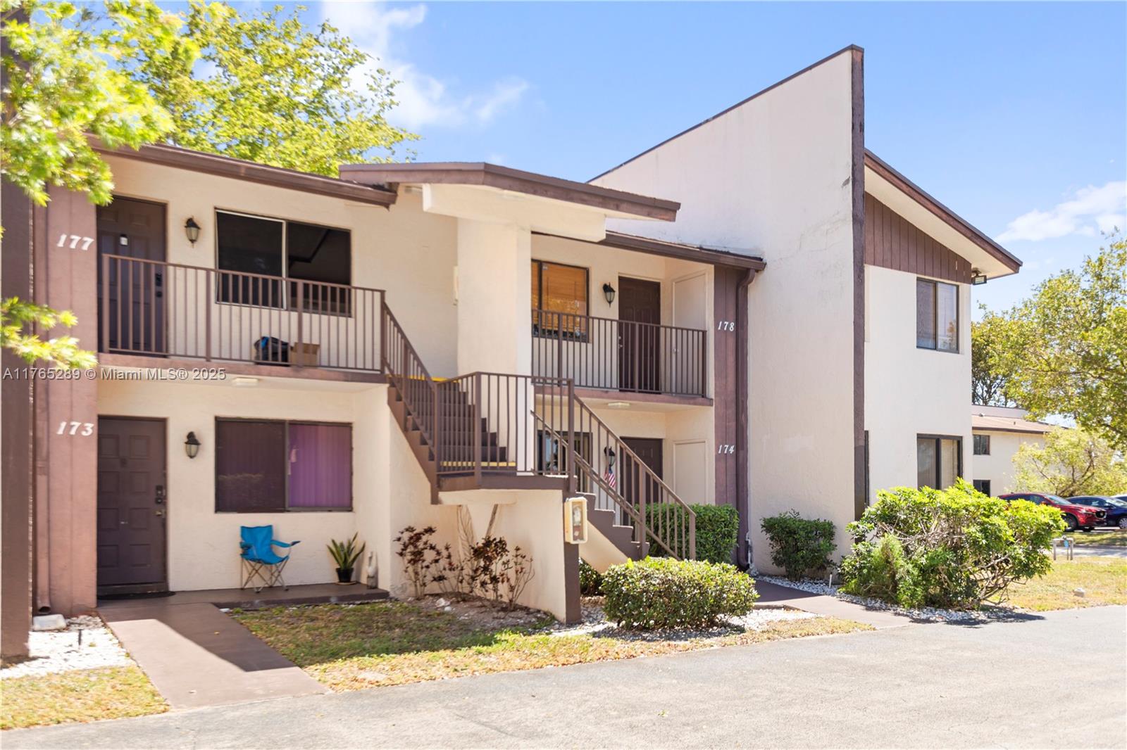 174 W Laurel Dr 1104