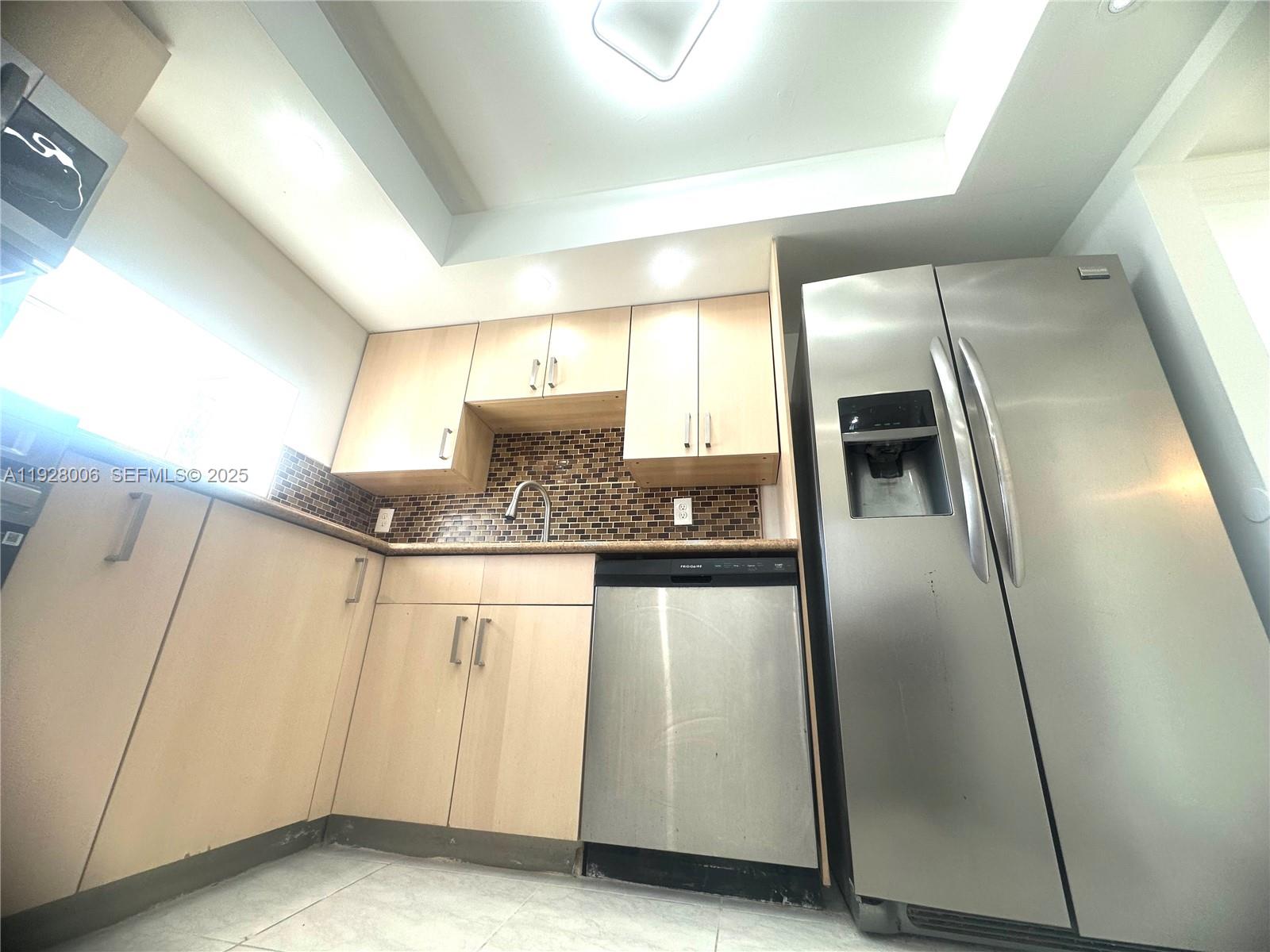 CARIBBEAN BREEZE CONDO - Residential Lease