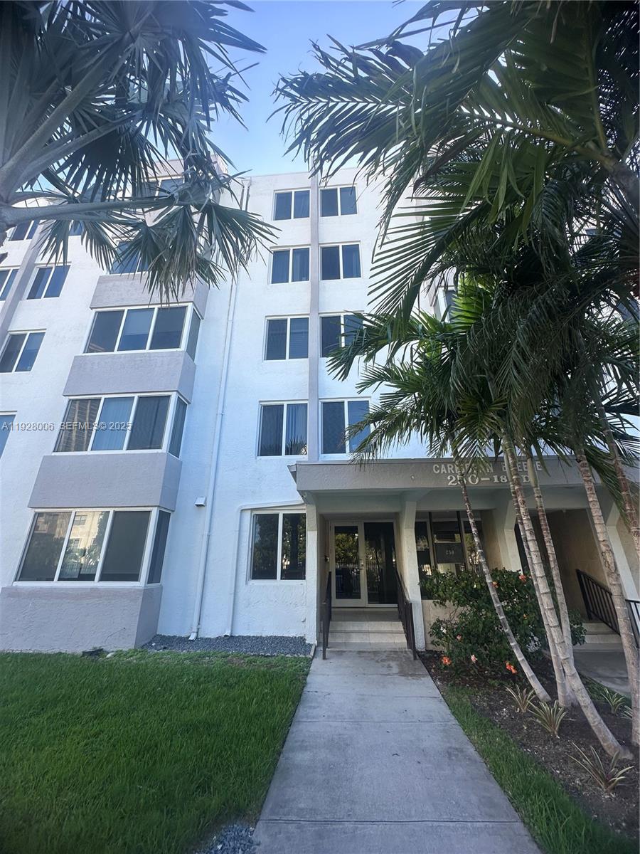 CARIBBEAN BREEZE CONDO - Residential Lease